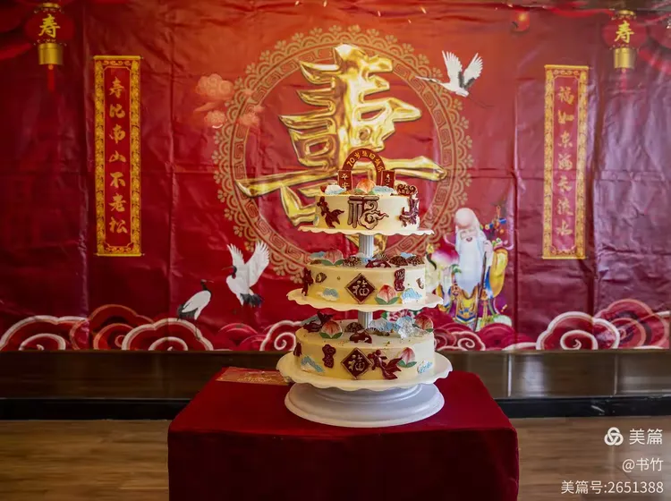 【同学聚会集体过70岁生日庆典】